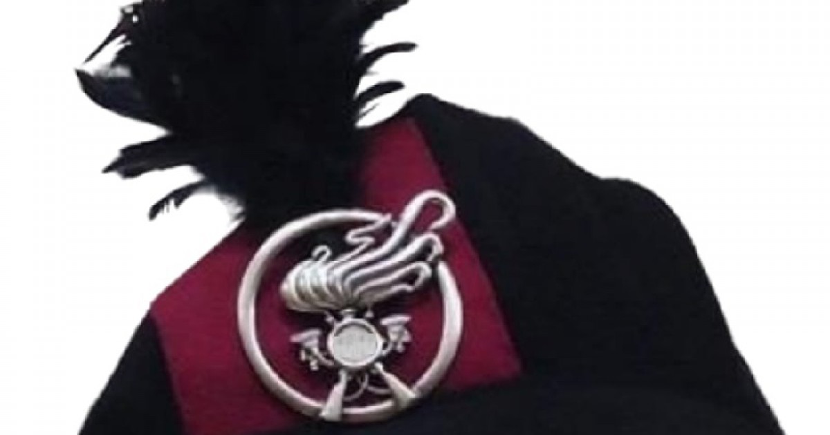 Basco militare da bersagliere nero e cremisi