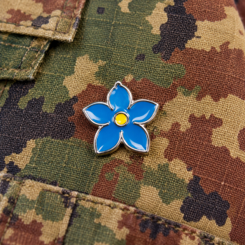 Distintivo Metallo Caduti per la Patria spilla militari Non Ti Scordar di Me Myosotis – Omaggio ai Caduti per la Patria Divisa Militare