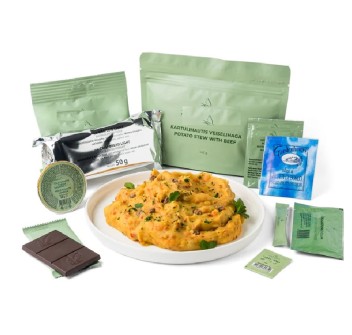 Pasto principale Riso fritto con pollo Divisa Militare