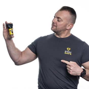 Spray peperoncino stay safe con luce Manuel Spadaccini Divisa Militare